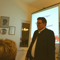 Thomas Müller bei der Präsentation des Wahlprogramms
