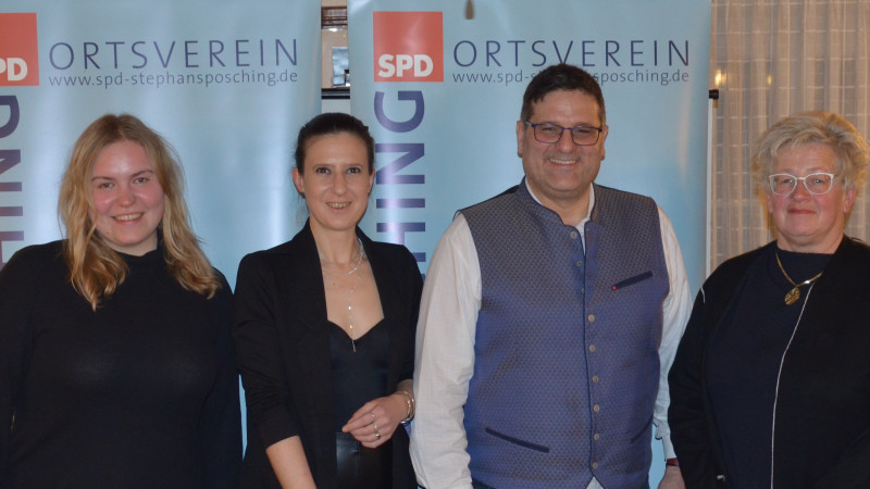 Landtagskandidatin Iris Hofmann, KV Vorsitzende Susanne Riedl, Delegierte Thomas Müller, Edith Falter